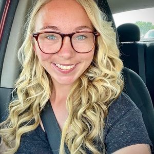 Meet your Posher, Karalyn